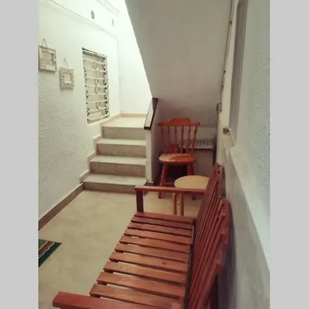 M4 Cool Terrace. 1 Min To Metro. 15 Min To Center