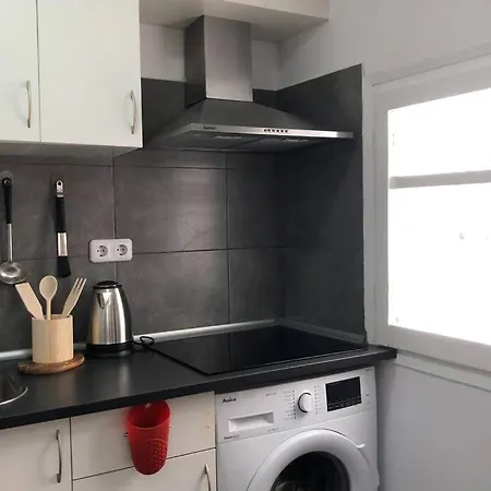 M4 Cool Terrace. 1 Min To Metro. 15 Min To Center Esplugues de Llobregat