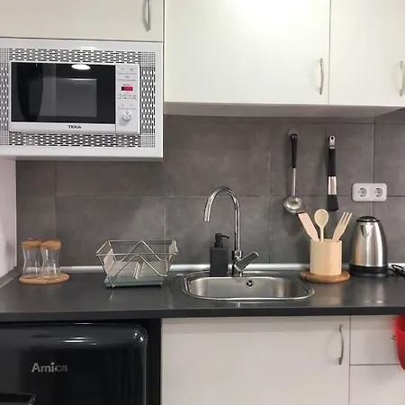 M4 Cool Terrace. 1 Min To Metro. 15 Min To Center * Esplugues de Llobregat