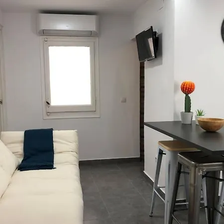 Apartment M4 Cool Terrace. 1 Min To Metro. 15 Min To Center Esplugues de Llobregat